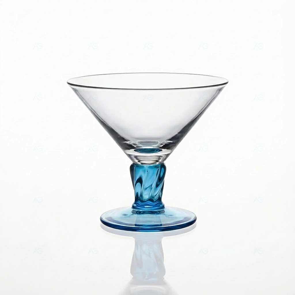 Pescara | Eisglas | Türkisblau Handgefertigtes Eisglas Pescara türkisblau 170ml mit breitem V-Kelch und Milano-verwandtem gedrehtem Stiel von ADRIAGEL® - ideal für Tartufo und optisch vergrößerte kleine Portionen